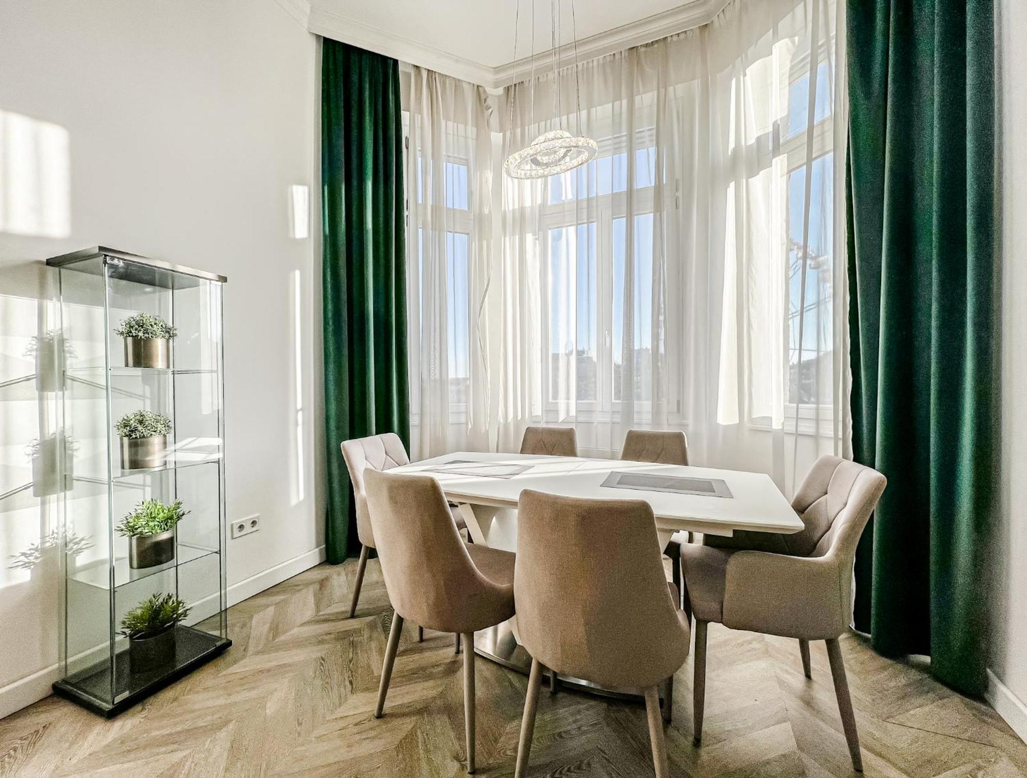 Luxury Downtown Dreams Apartamento Budapeste Exterior foto